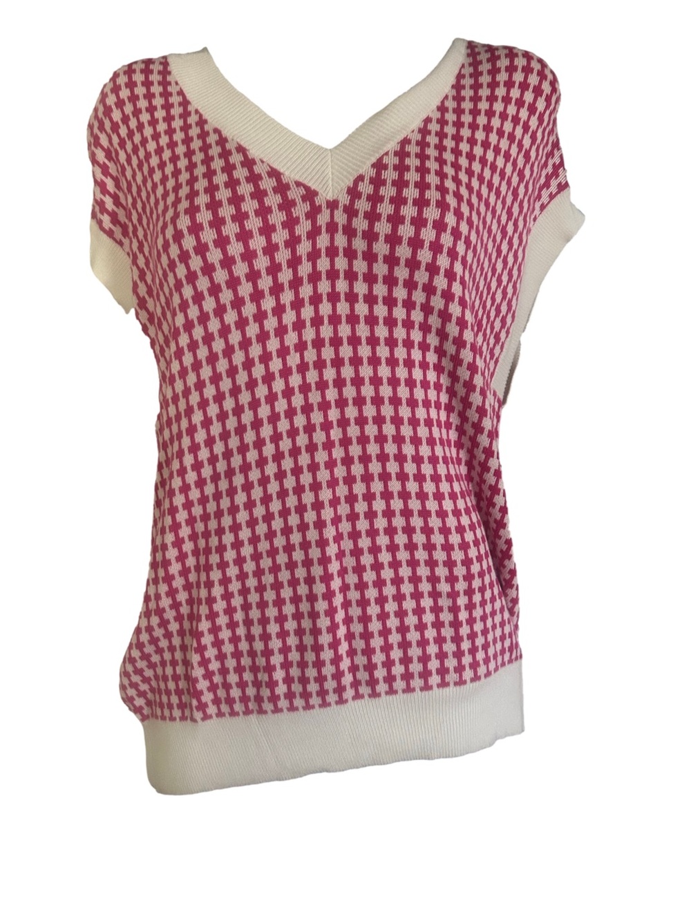 Pink and White Houndstooth V‑Neck Sweater Vest - Picture 8 of 12